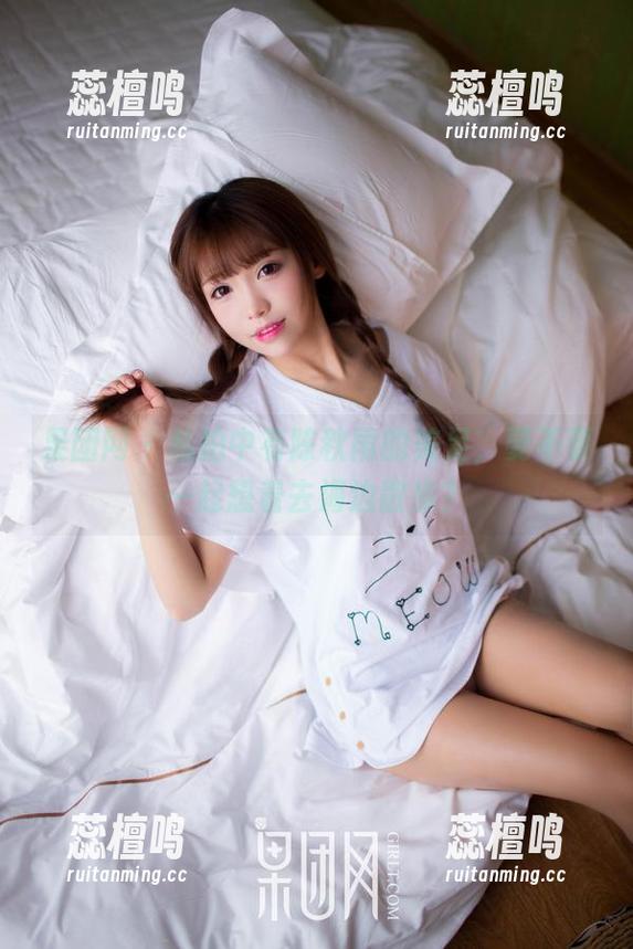 果团网 - 私拍中有陈秋雨的美足，要不要一起想着去海边散步？
