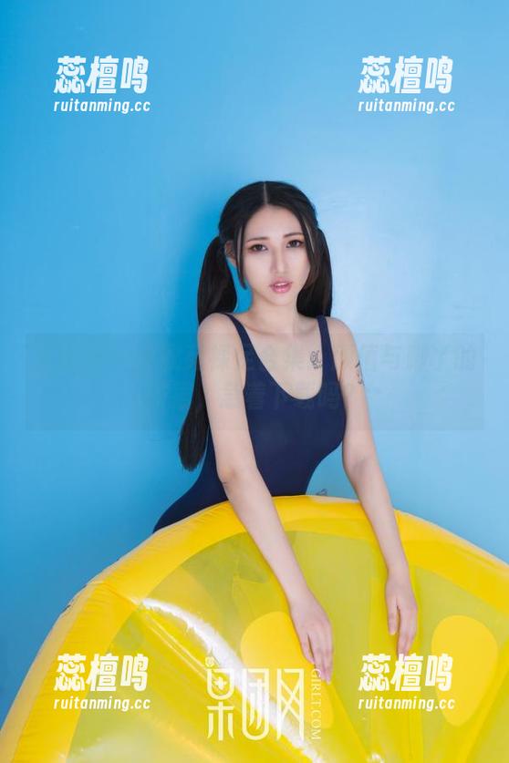 果团网 - 黄歆苑裸足合集：颜值与脚丫的碰撞，急着下载吗？