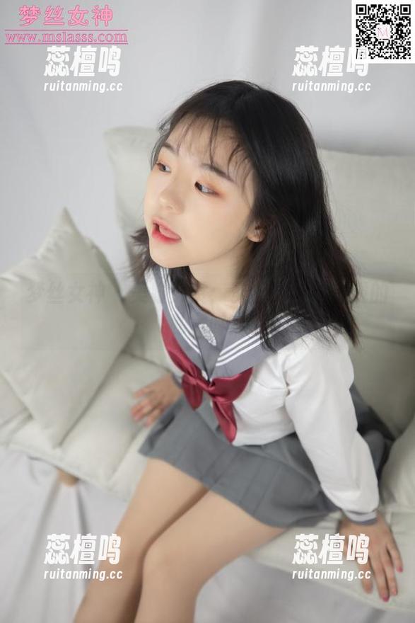 梦丝女神 - 美脚大赏：莹仙女单脚出镜的私房时刻