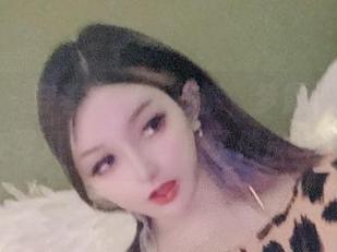 微密圈 – 穿着定制牛仔裤，梦露veronica在写真中悄悄释放了俏皮气息。