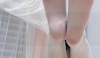 微密圈 – 美图闪耀，火龙果羊搭配红色吊带，果然总能给我惊喜！