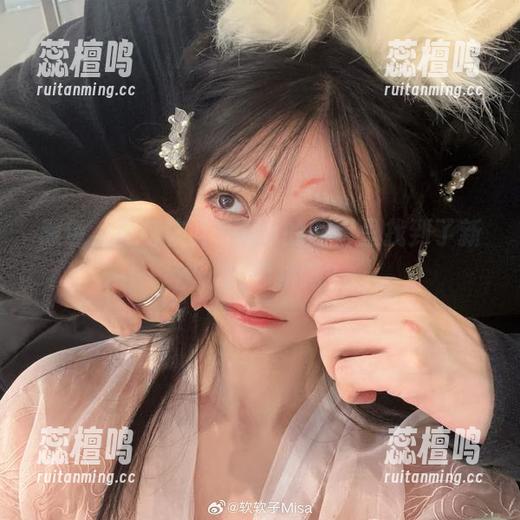 黑色，在特软儿Sona的图包里找到了新欢，这够拼吗？