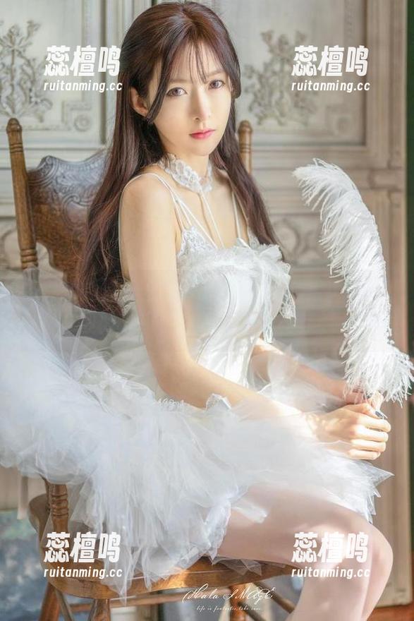 王羽杉日常–生活中的随意，像是一场温柔的分享，挺不错的写真集。