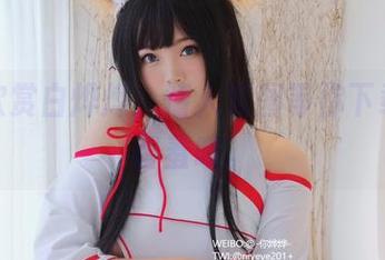 静静欣赏白烨烨，情人套图等你下载，别害羞哦。