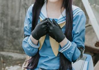 关注白莉爱吃巧克力的美图在线，即使是妮露也能引起小骚动