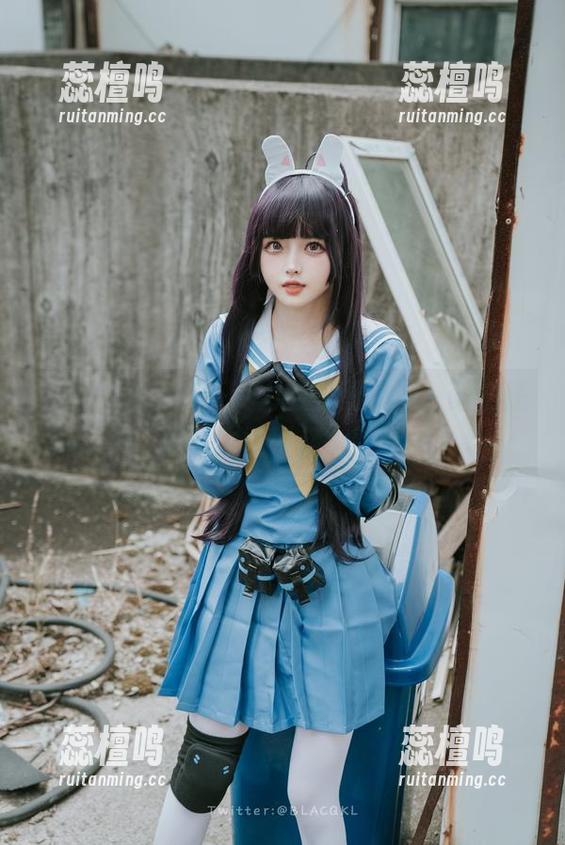 关注白莉爱吃巧克力的美图在线，即使是妮露也能引起小骚动