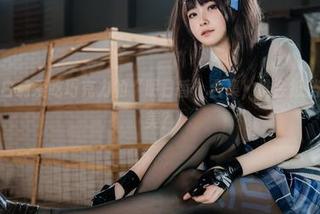 来，看看白莉爱吃巧克力的“明日香”合集，谁会抵挡得了这种美？
