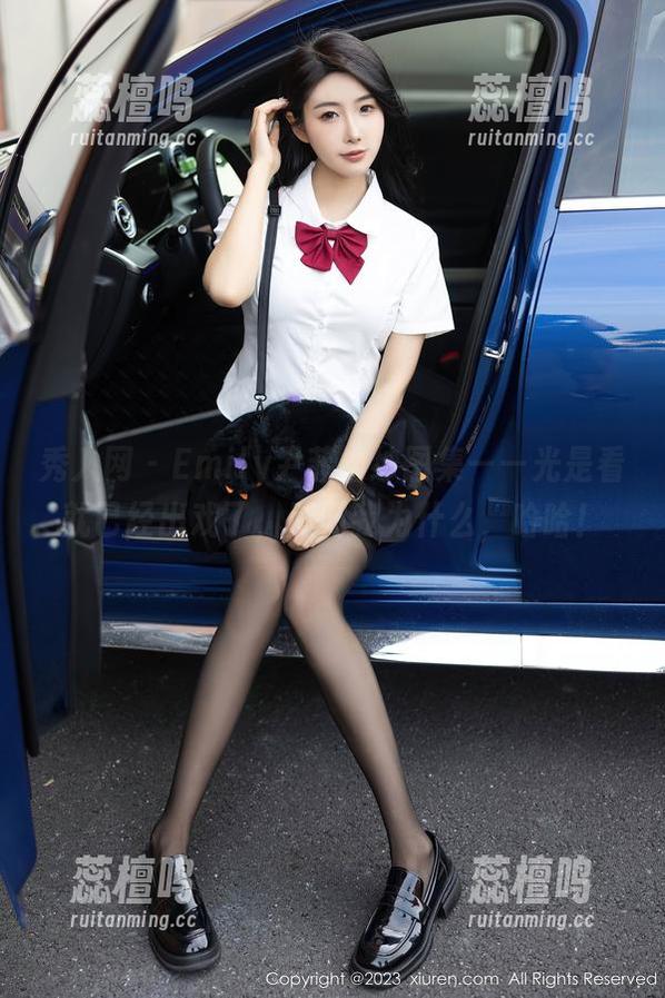秀人网 - Emily尹菲婚纱图集——光是看就已经出戏了，别问我为什么，哈哈！