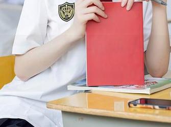 秀人网 – 瘦瘦小小的Jennifer小若，私拍写真里徜徉于少女的似梦似幻。