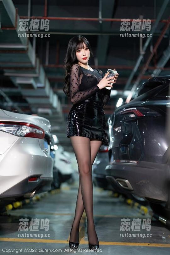 秀人网 - sugar小甜心CC的最新婚纱，图片中透着一丝调皮的氛围