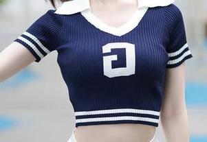 秀人网 – 套图一击而中，伍晓丽Shirley与棉袜的结合，画面太美不敢直视。