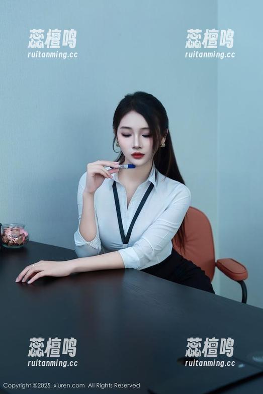 秀人网 - 养乐多DoDo美腿上下游：原图是腿、图片是…让人发愣的细节！