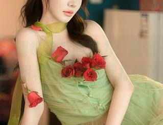 秀人网 – 眼镜背后的魔力：凯竹·廿十，把美图和壁纸的次元打破了！
