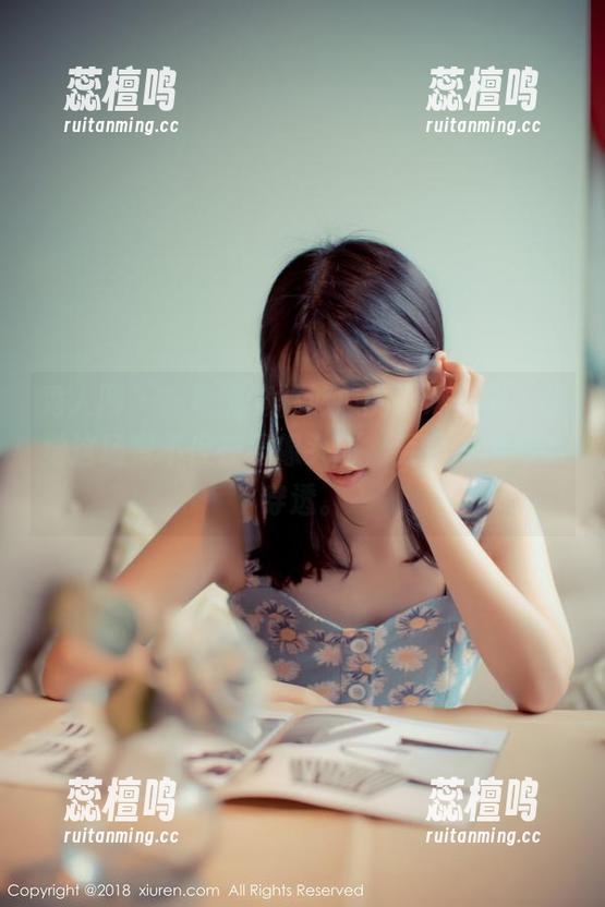 秀人网 - 在线浏览林悠悠的学妹写真，感觉这场景不仅在摄像头前，更是一种心灵穿透。