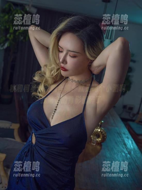 秋和柯基的微醺合集：就是喝个小酒啊，我准备的背影都醉了