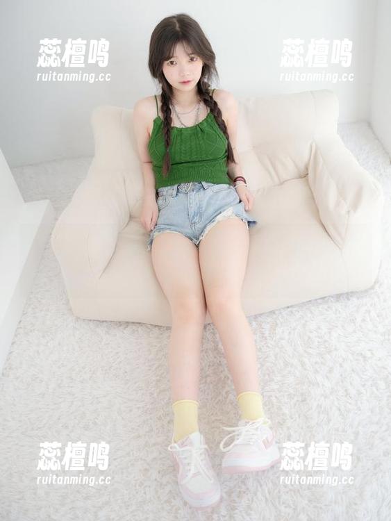 紧急企划 - 小恩的礼服秀：套图里的每一帧，都拒绝平庸