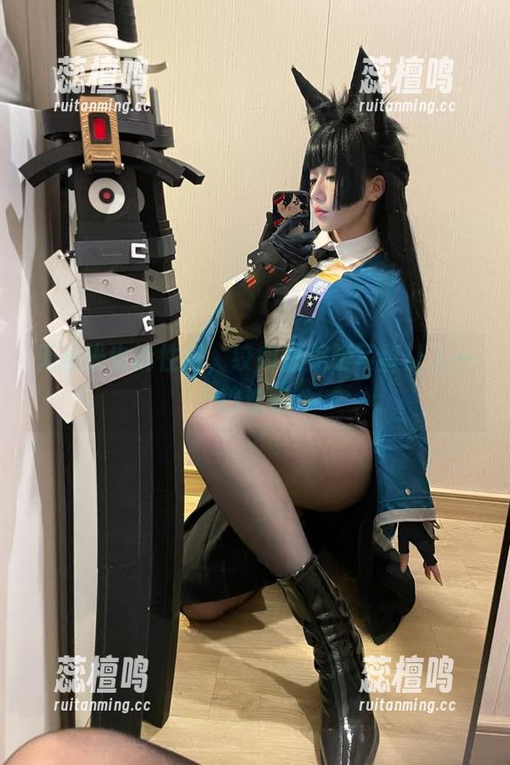 无圣光也能性感，绞肉姬美脚写真让人一秒沦陷