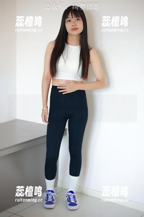 绮梦摄影 - 每一套礼服，都是桐桐的作品——突然就好想边看图集边聊聊天。