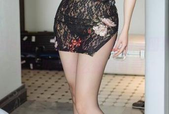 花漾show – 沈蜜桃off的新美图更新，皮衣外套怎么搭都好看。