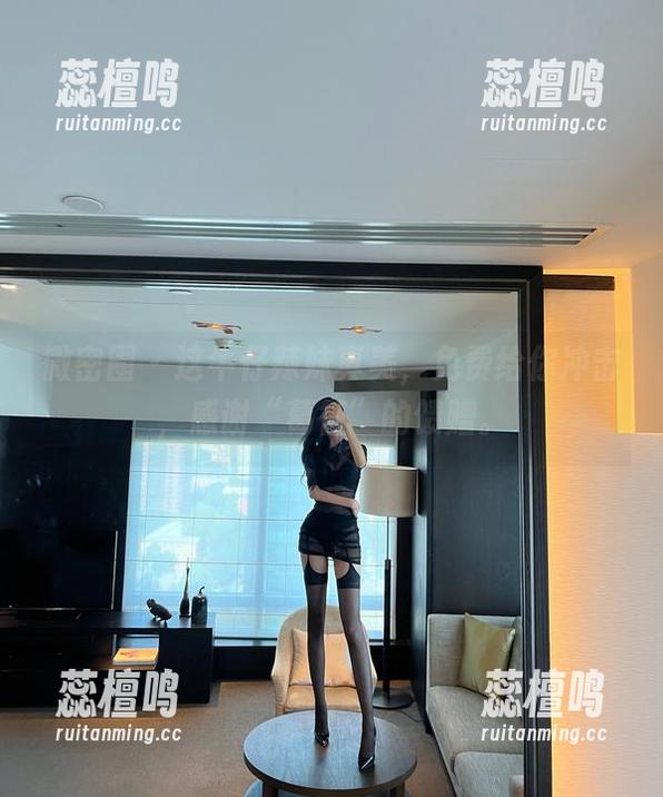 微密圈 - 这牛仔辣妹真美，免费给你冲击，感谢“葛征”的馈赠。