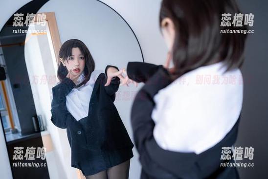 明日方舟的图包，蓝小沂KiKi又玩出了新花样，别问我为啥看了还想再看。