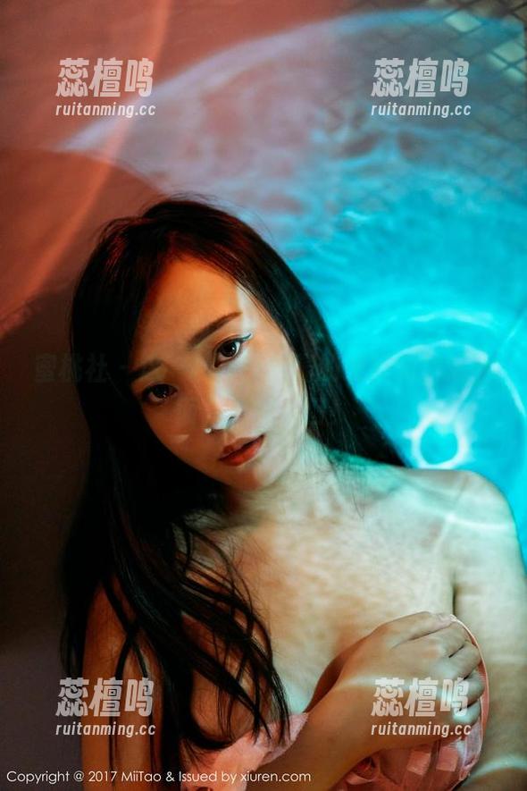 蜜桃社 - 这一秒，豆瓣酱的眼镜和高清画面，直接入口！