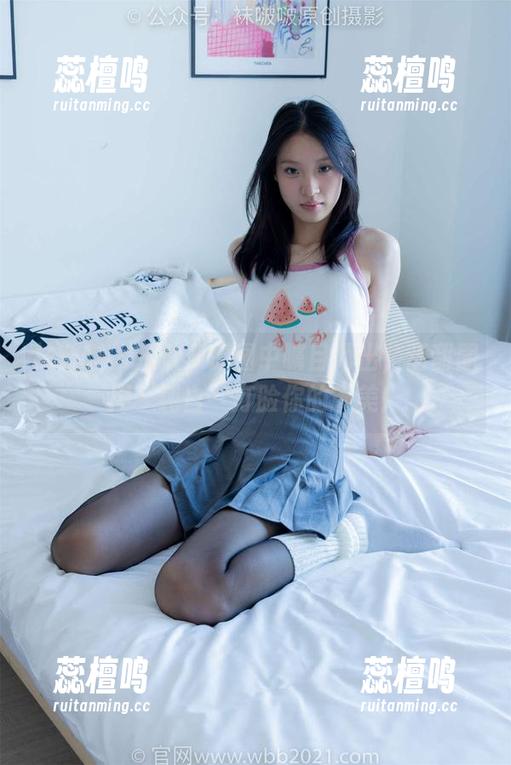 袜啵啵 - 从众多原图中瞩目而出，甜甜圈用‘纯白’打脸你的审美！