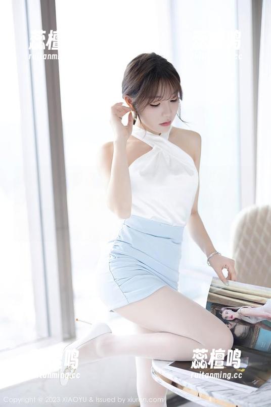 语画界 - 看这原图，Cris_卓娅祺的“女神”姿态，恍惚以为自己被光芒刷了好几遍。