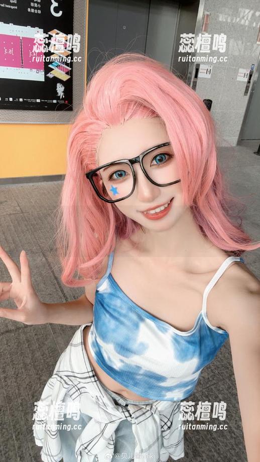 拯救枯燥的周末，贝儿酱Miki的清纯写真集等你下载，来嘛，不会后悔。