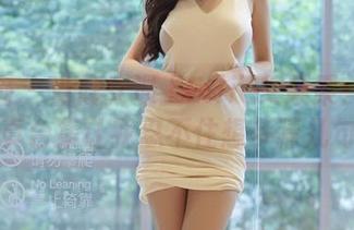 轰趴猫 – 当修女遇上Ellie艾栗栗：这组写真合集让我忍不住想多猜几句！
