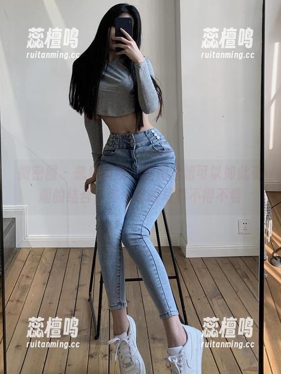 微密圈 - 忽然发现，腿和猪姐可以如此有趣的结合，陈佩奇的写真不得不看