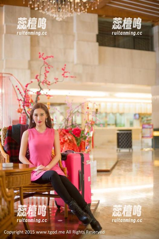 青豆客 - 精选汪佩妮Penny美脚写真，心中小鹿乱撞！