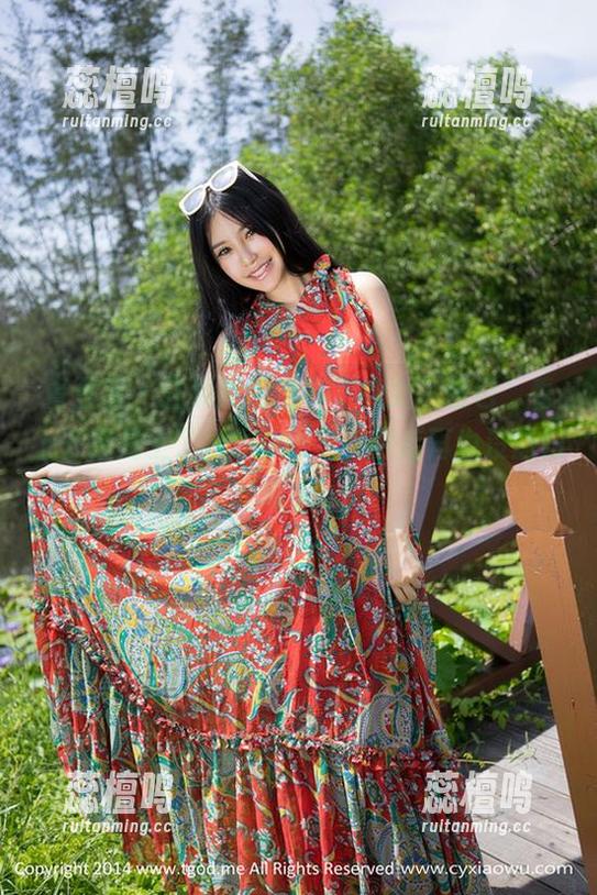 青豆客 - 汪佩妮这全套“修女”图包，看上去像是上了次深夜课堂，然后再也没回归现实...