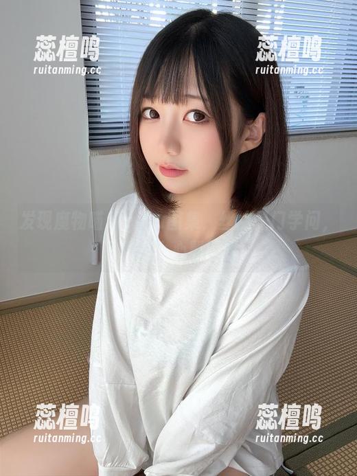 发现魔物喵nigisa图集，丝袜是门学问，下载得小心翼翼哦。
