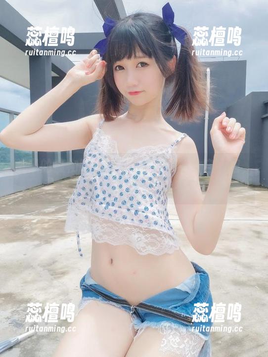 头晕的魔物喵nigisa与她的巫女自拍包，图片和资源都巧妙地交织！
