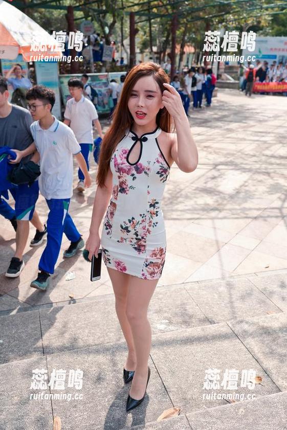 魔镜街拍 - 婷婷的销售之路，原图纪录下的粉裙日常小插曲！