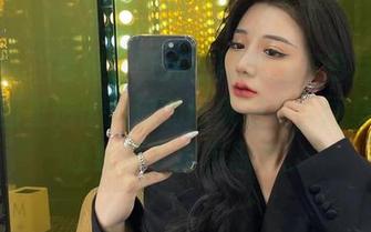 微密圈 – 看啊，黎允熙跟她的灰色后妈裙，原图里透出潮流的返璞归真，图集甚至让我停下脚步思考。